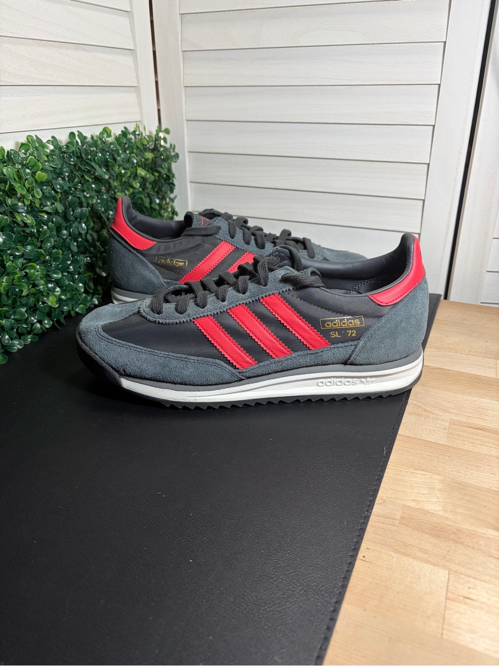 adidas SL 72 RS Carbon Real Coral Grey Six Men’s Size 8.5 JS0745 Retro Sneakers